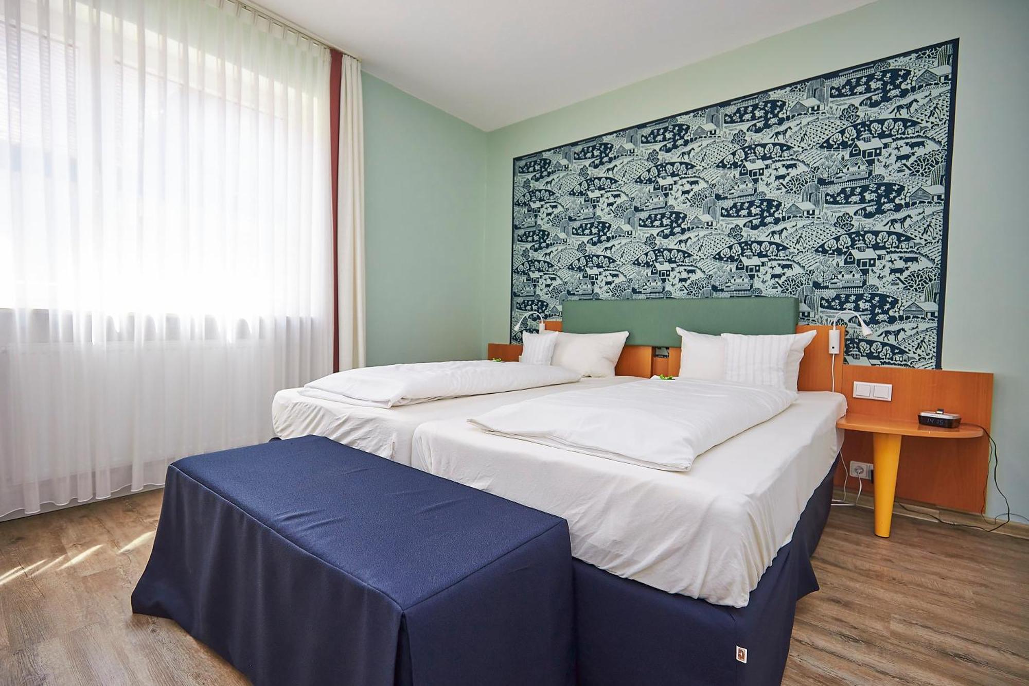 Flair Hotel Zum Storchen Bad Windsheim Esterno foto