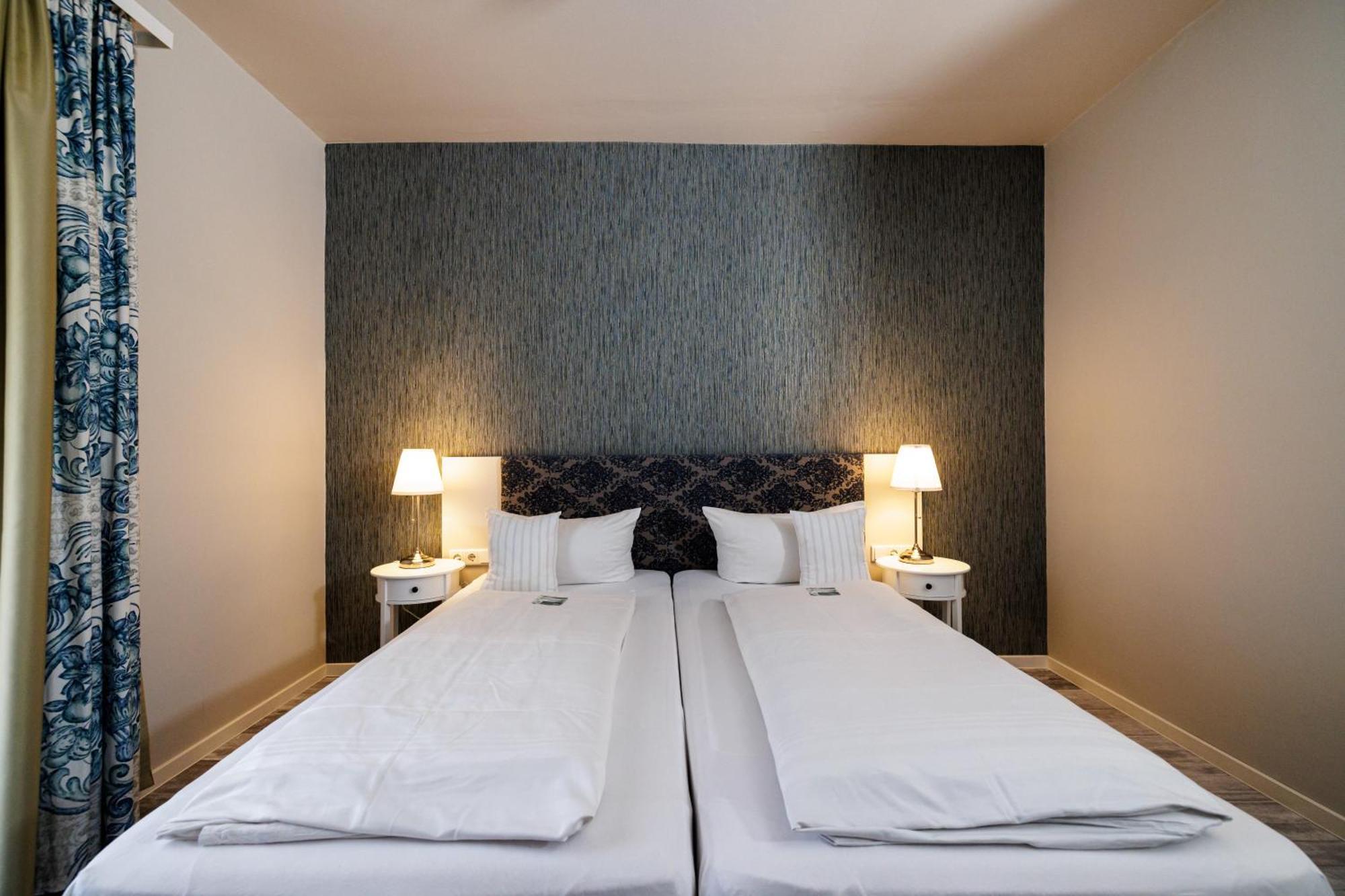 Flair Hotel Zum Storchen Bad Windsheim Esterno foto