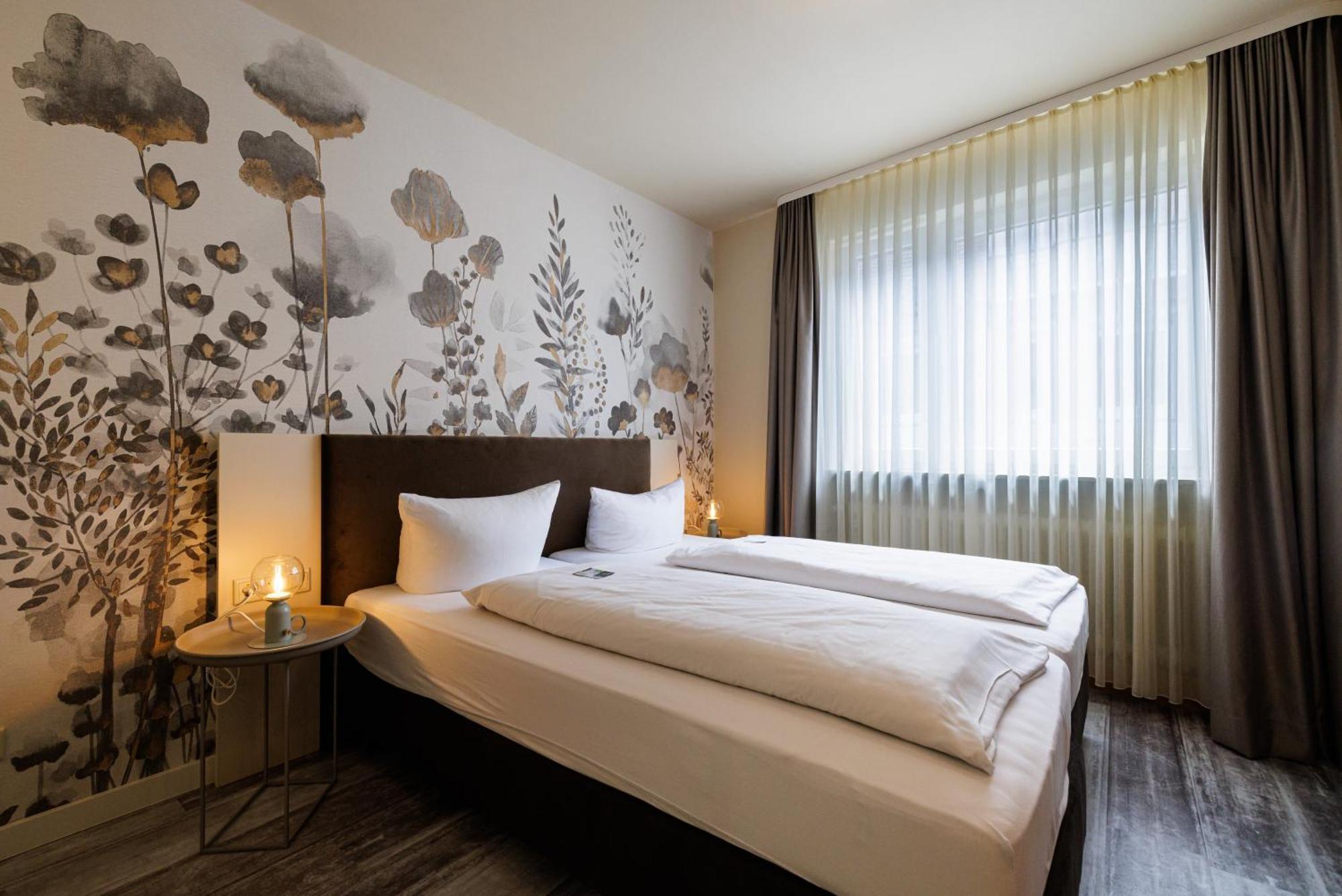 Flair Hotel Zum Storchen Bad Windsheim Esterno foto