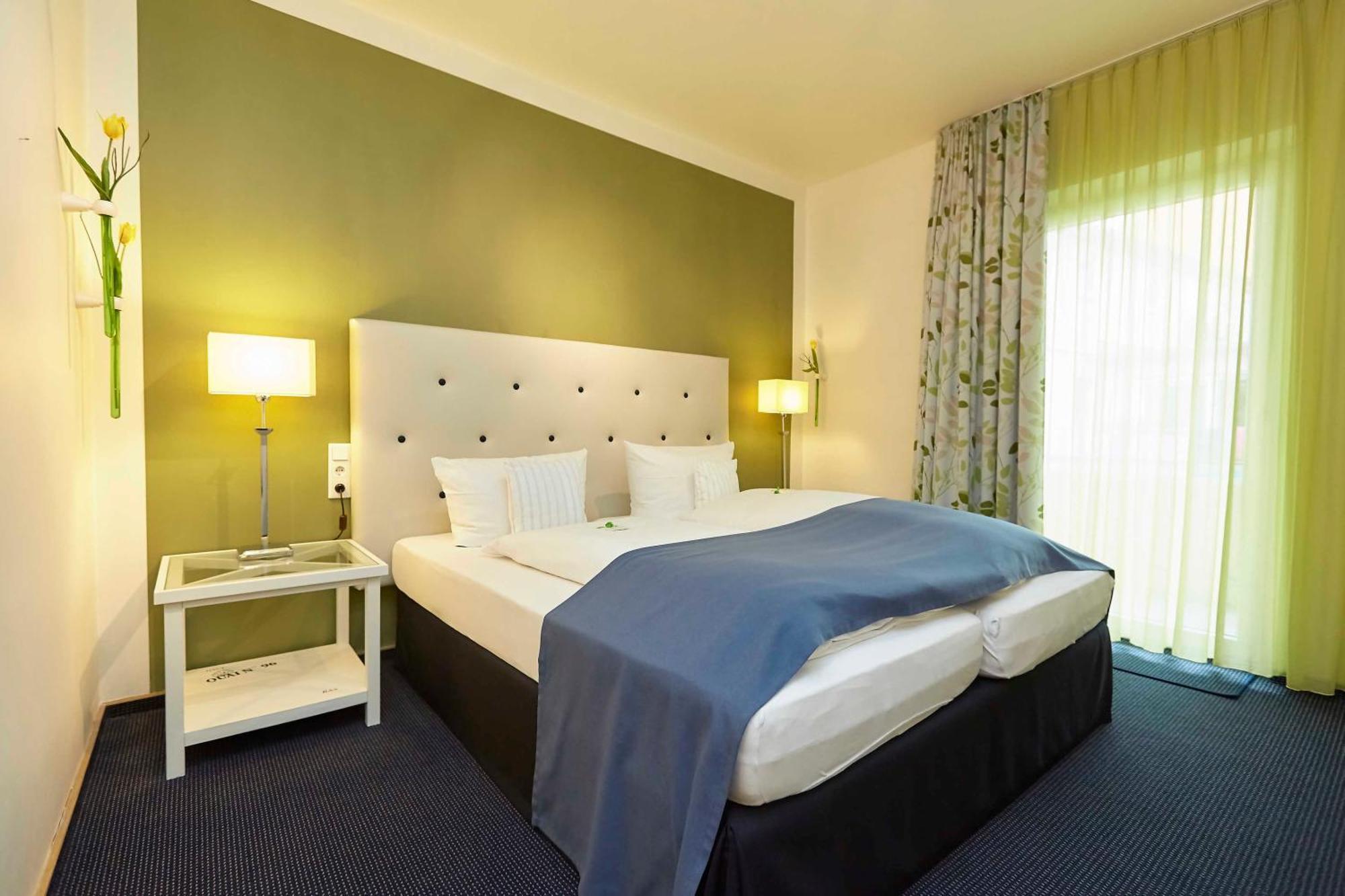 Flair Hotel Zum Storchen Bad Windsheim Esterno foto