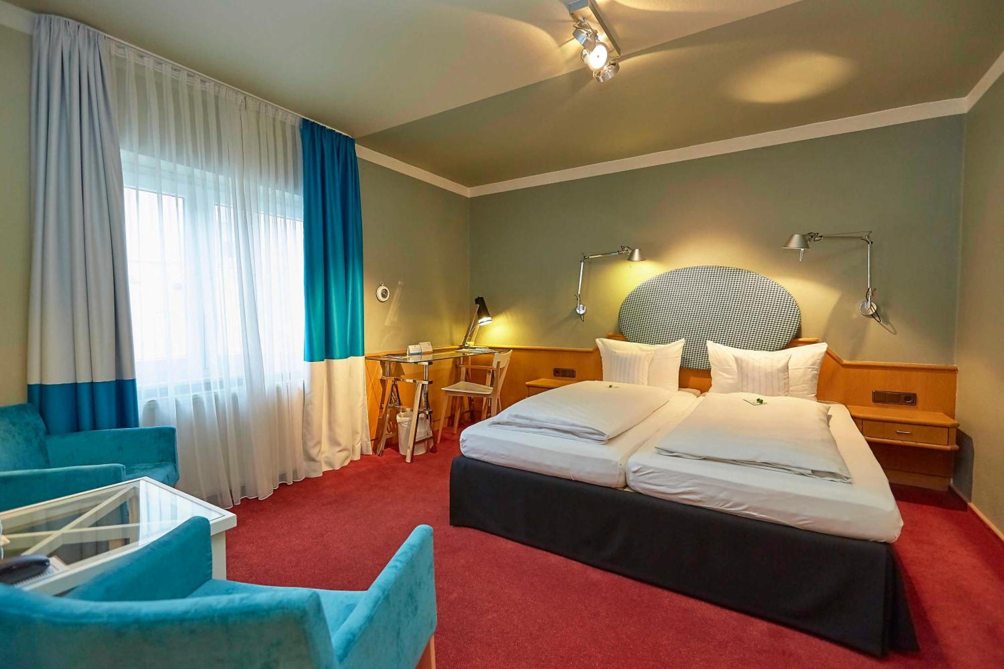 Flair Hotel Zum Storchen Bad Windsheim Esterno foto