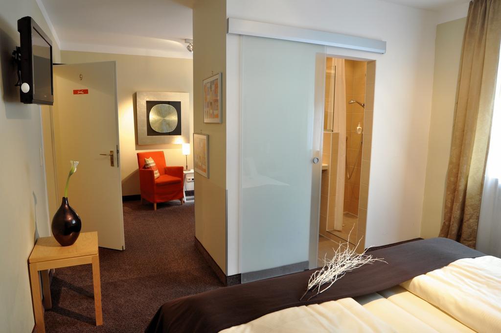 Flair Hotel Zum Storchen Bad Windsheim Esterno foto
